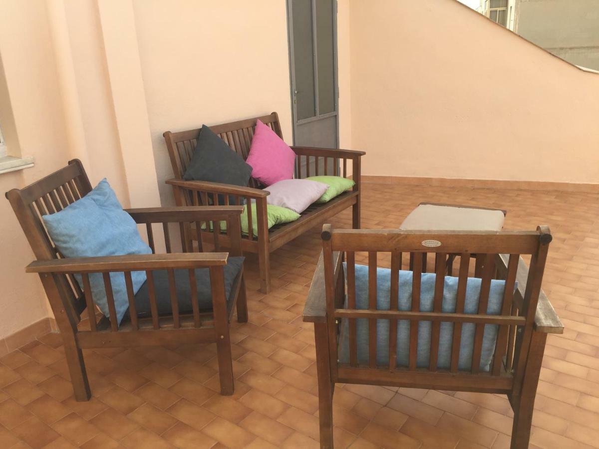 Laura'S House Apartment Каляри Екстериор снимка