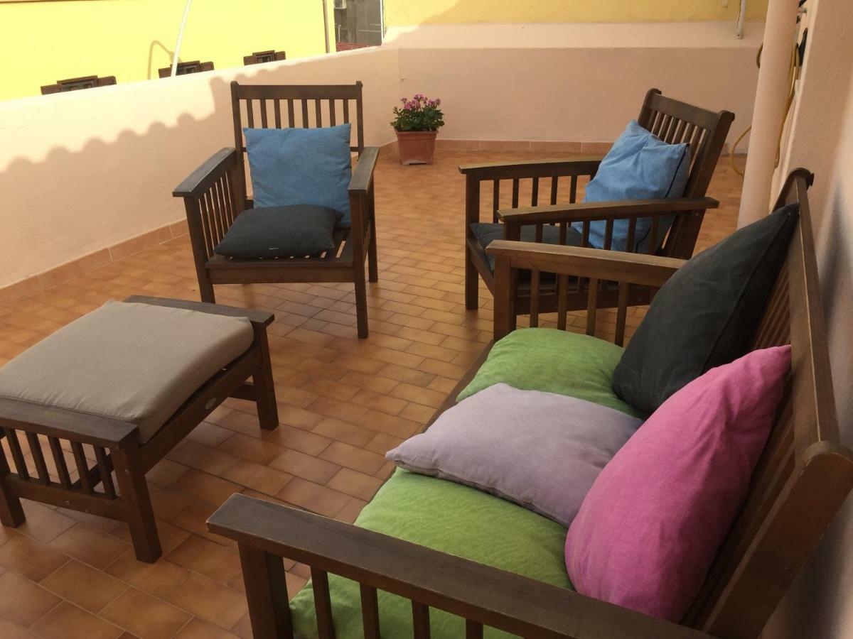 Laura'S House Apartment Каляри Екстериор снимка