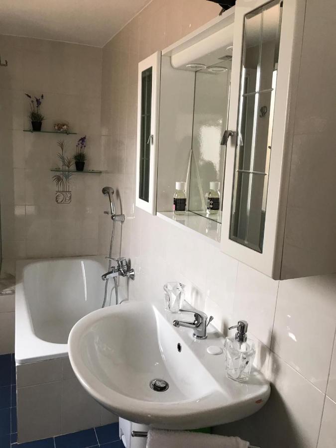 Laura'S House Apartment Каляри Екстериор снимка