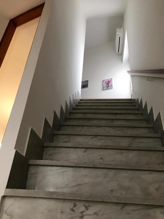 Laura'S House Apartment Каляри Екстериор снимка